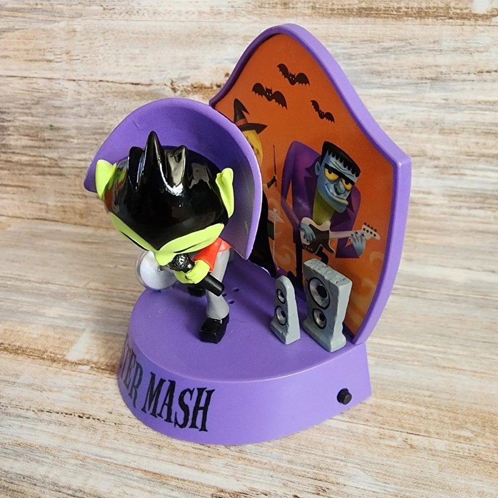 Hallmark Keepsake 2010 Monster Mash Halloween Magic Musical Ornament Vampire
